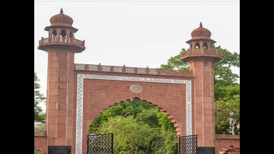 AMU notice to student who attended iftar where liquor was served