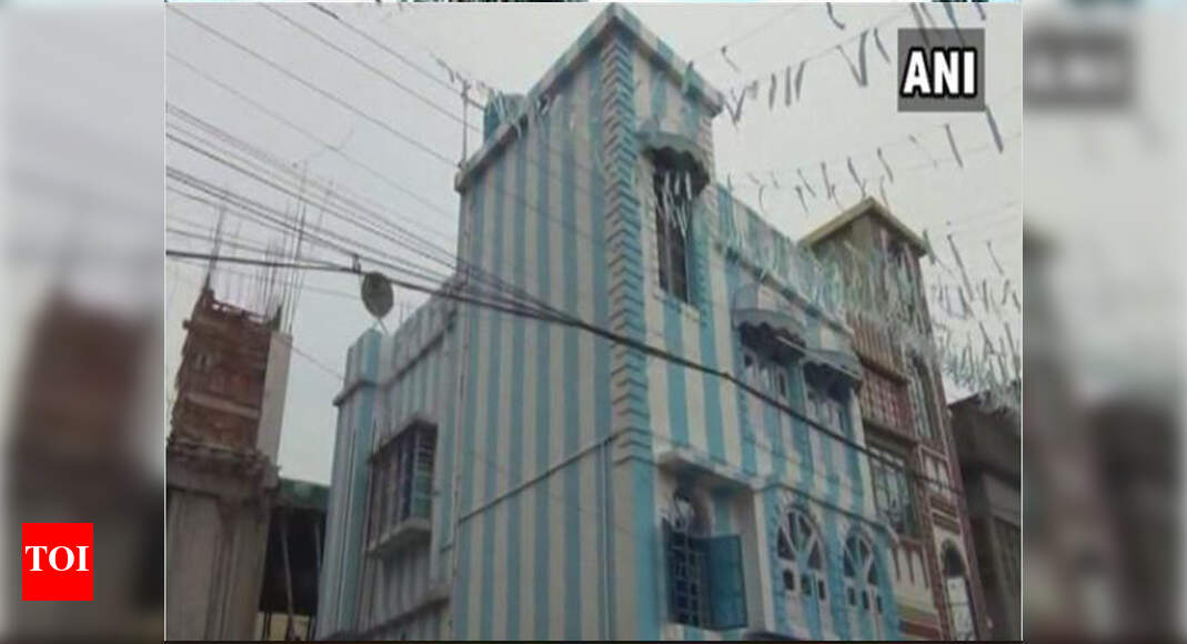Story of a Messi Fan: Tea stall owner paints entire house ...