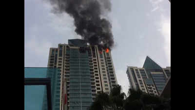 Mumbai building catches fire