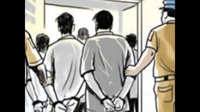 Gang extorts cash from businessmen, held
