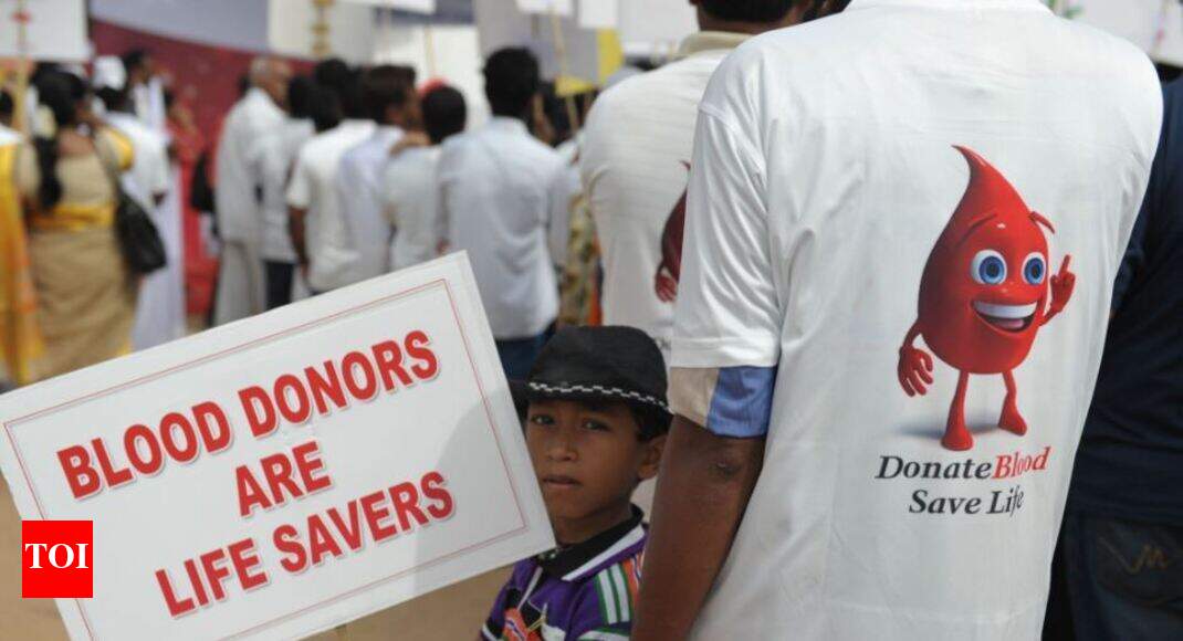 Kashmir: CRPF jawans break Ramzan fast to donate blood to cancer patient - Times of India