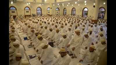 Bohras celebrate Eid with traditional fanfare, other sects gear up for festivities