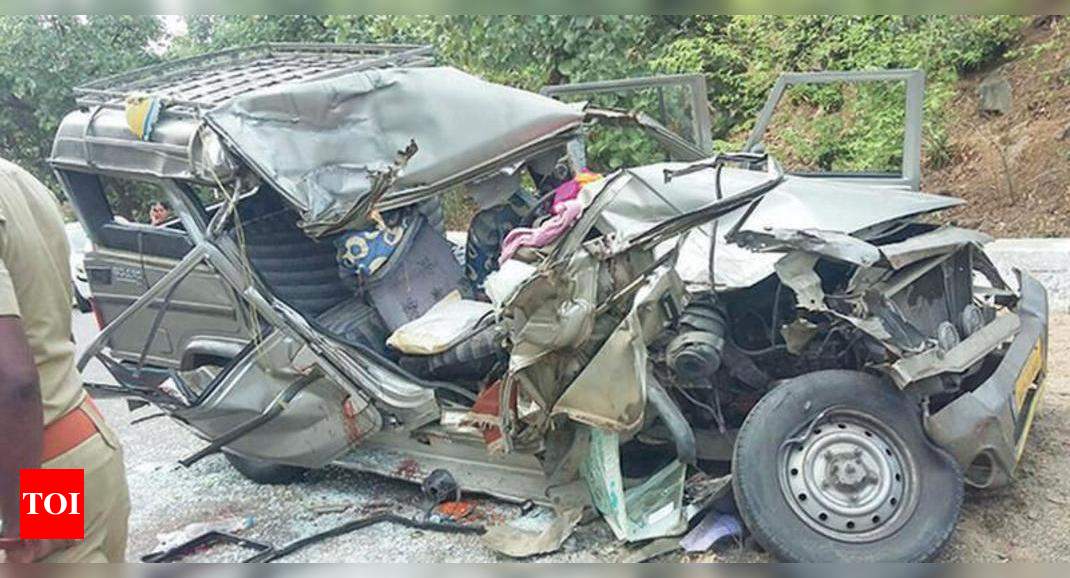 Two killed in bus-MUV collision near Ambaji | Rajkot News - Times of India