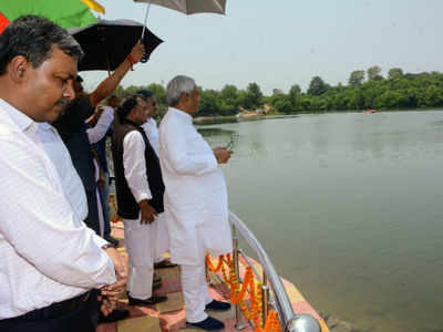 Nitish Kumar inspects Chandan reservoir project in Bihar's Banka district
