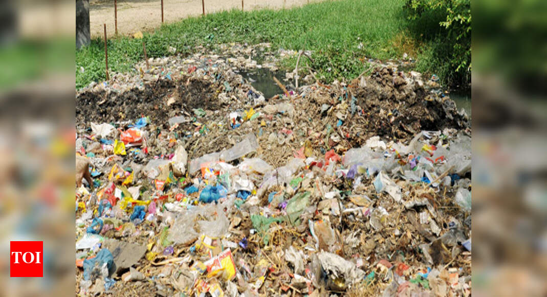 Garbage Still Not Collected Holiday over, garbage still not collected