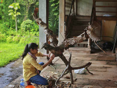 Biennale's 'Master Practice Studios' workshop by sculptor Valsan Koorma Kolleri