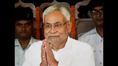 CM Nitish Kumar opens Urs, prays for peace, prosperity in Bihar