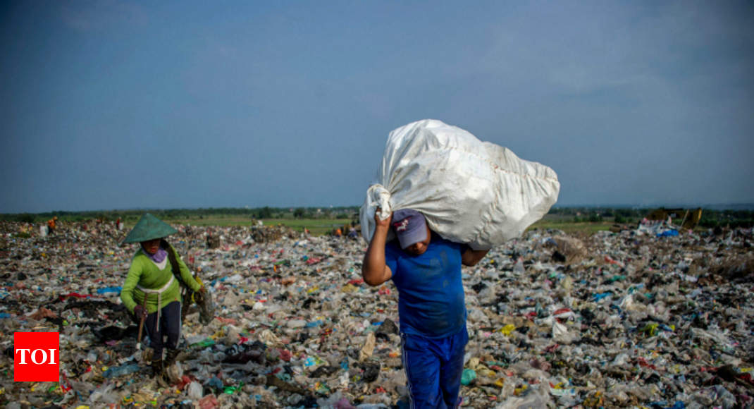 Plastic waste: China has handed the world a 111-million-tonne trash ...