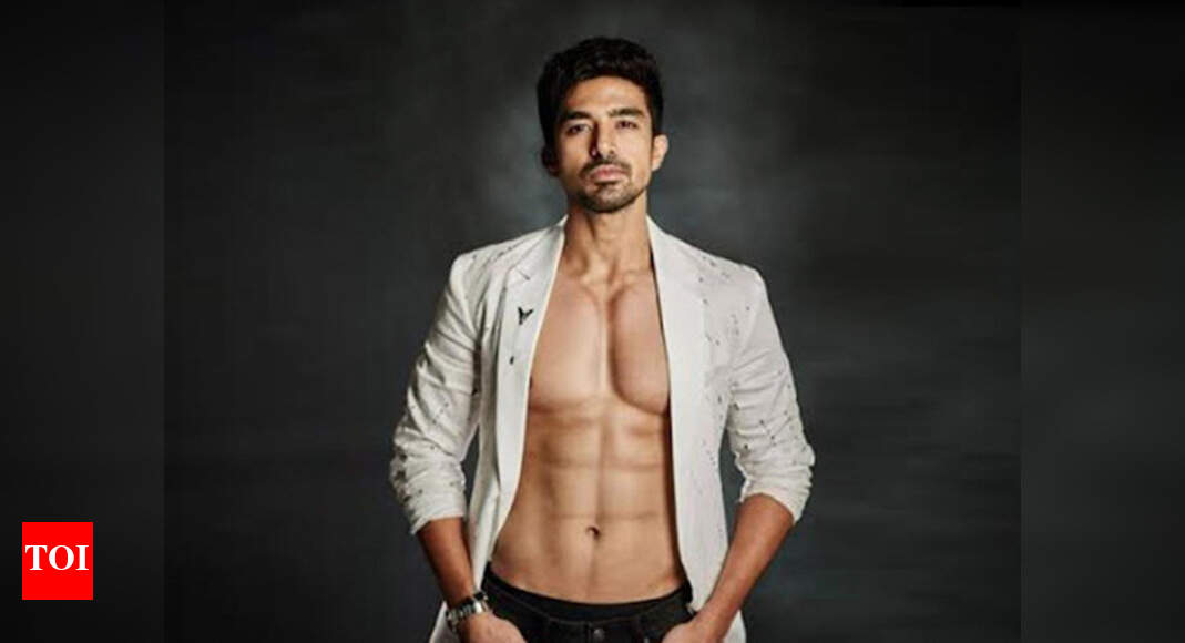 Saqib Saleem’s journey from flab to fit | Hindi Movie News - Times of India