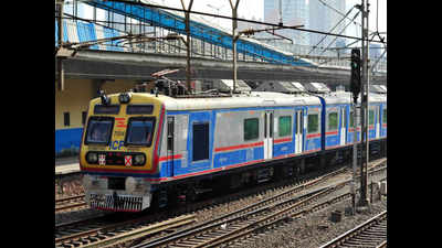 AC stops working in Mumbai local train, angry commuters bring it to halt