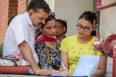 Over 15,000 Admissions After DU's First Cut-off List - Times Of India