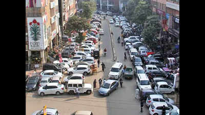 Noida revises parking rates, cars line up roads