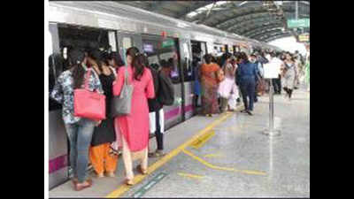 Not Cool': Woman's Gymnastics Display Inside Delhi Metro Coach