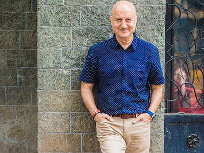Anupam Kher recalls his struggling days