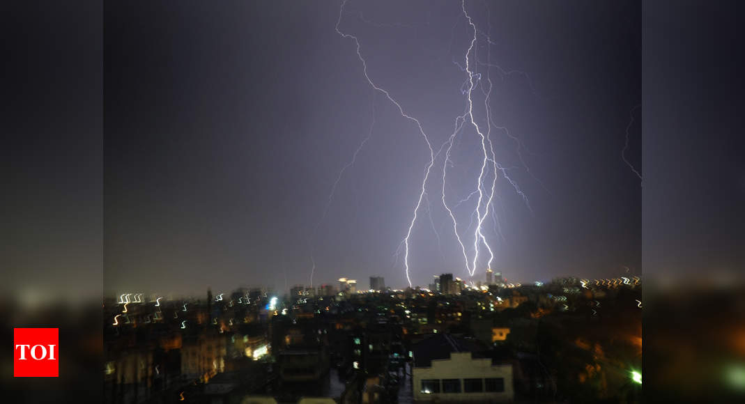 Lightning: ‘Mercury rise, pollution trigger lightning risks’ | Kolkata ...