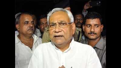 CM Nitish makes ‘late courtesy call’ to ailing Lalu
