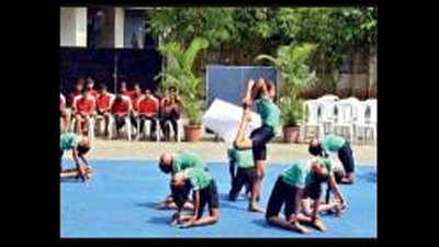 File:A Yoga performance by the students, at the awards presentation  ceremony of the “National Yoga