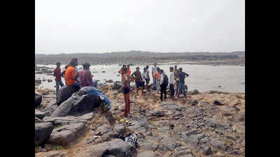 Two from Surat drown in river Mahisagar at Savli