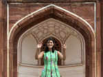 Nikki Haley rolls chapatis at Delhi gurudwara