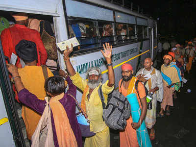 Amaranth Yatra begins from both Baltal and Pahalgam routes