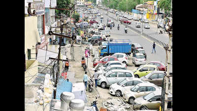 Nagpur Municipal Corporation to launch pay and park on 25 roads soon