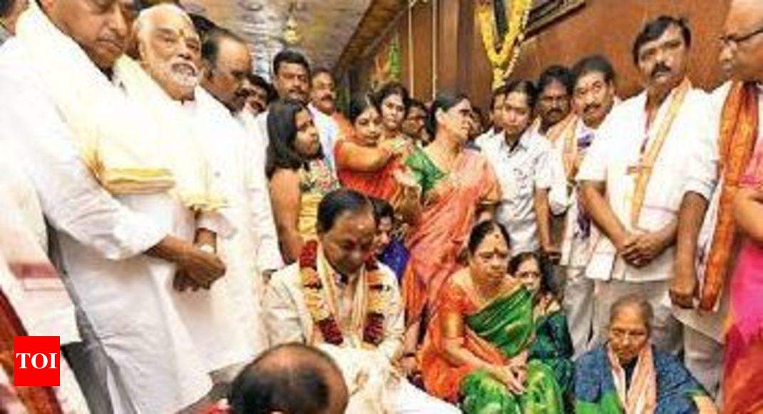 KCR keeps promise, offers nose stud to Kanakadurga | Vijayawada News ...