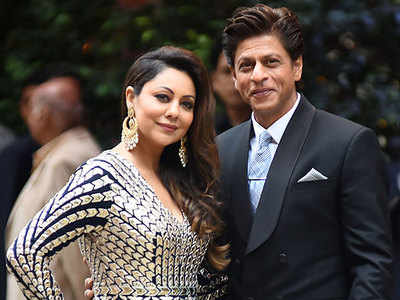Shah Rukh Khan and Gauri Khan make a glamourous appearance at the Ambani bash
