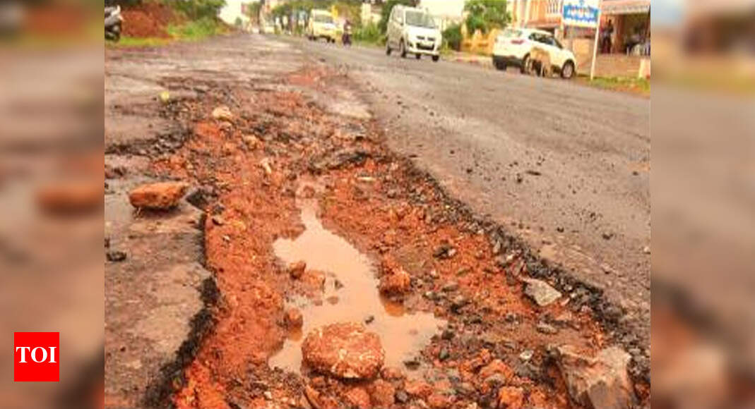 It's rubble trouble on arterial Chogm road | Goa News - Times of India