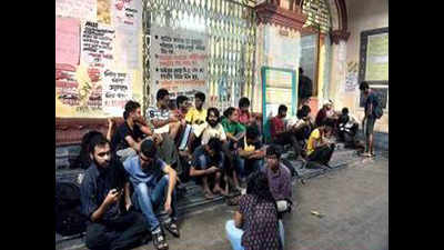 Teachers jittery over crammed Jadavpur admission calendar