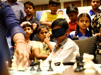 Praggnanandhaa' enthralls fans with blindfold chess