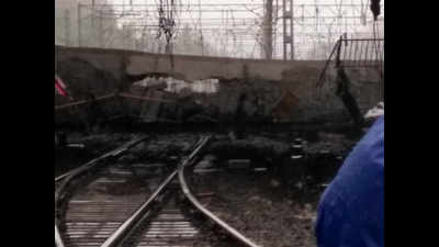 A portion of WR bridge collapses on track in Mumbai; all train services stopped