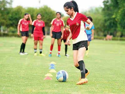 DU female footballers are defying stereotypes