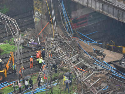 Mumbai over-bridge collapses barely 7 months after audit | Mumbai News ...