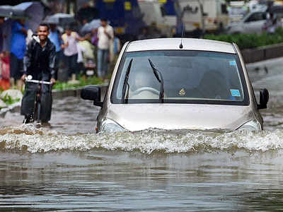 Mumbai rain Traffic crawls in morning it s a breeze by 