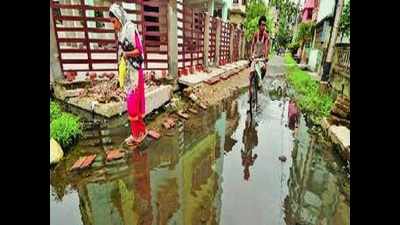 Stalled project leads to flooding in Behala