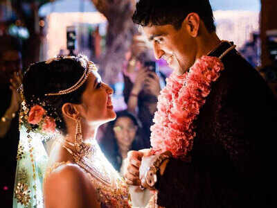 Photo: Chaitanya Sharma and wife Shweta Tripathi look lost in love