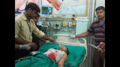 Teenage Girl Stabbed: Mathura: Jilted Lover Stabs Teenage Girl Multiple ...