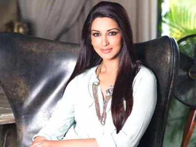 Sonali Bendre diagnosed with cancer: Celebs pray for her speedy recovery
