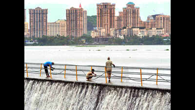 Heavy showers continue, man drowns in Powai lake