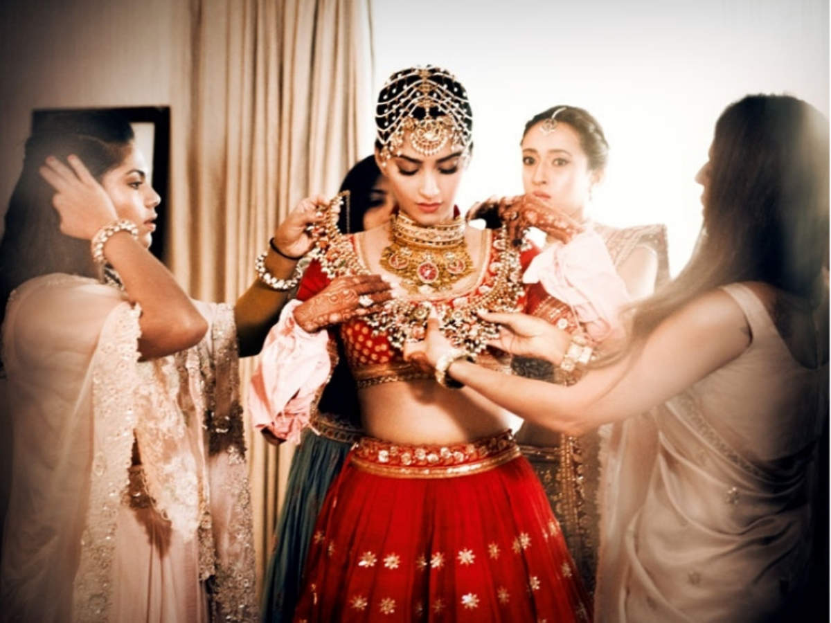 Pix: How Sonam picked the very best for her wedding - Rediff.com