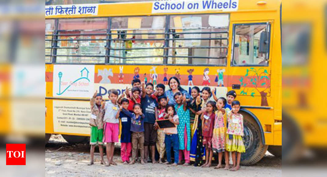 Children and Youth in History  Doorstep School-on-Wheels, Mumbai  [Photographs]