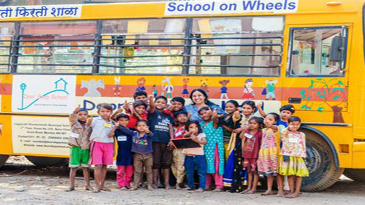 Children and Youth in History  Doorstep School-on-Wheels, Mumbai  [Photographs]