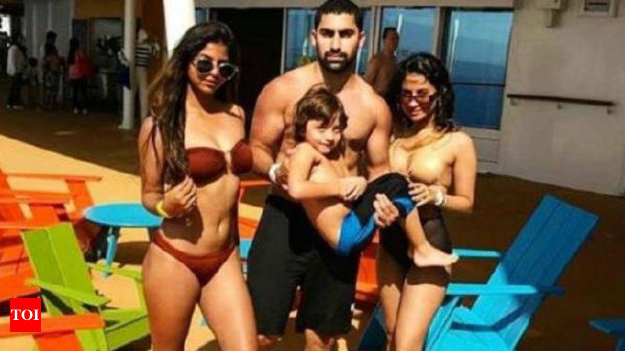 Bigots trolling Suhana Khan for wearing bikini are delusional | Hindi Movie  News - Times of India