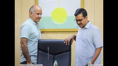 Armed with SC order, Arvind Kejriwal tries to prove who's big boss