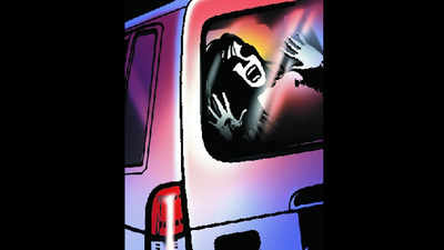 Bengaluru: Woman abducted by cabbie bangs on car window to get rescued