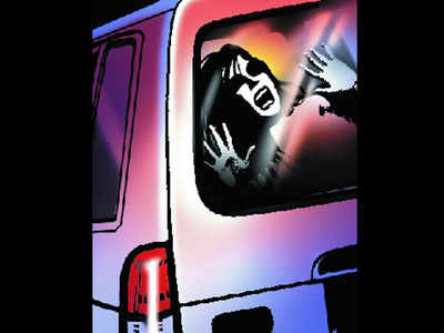 Bengaluru: Woman abducted by cabbie bangs on car window to get rescued
