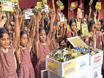 Students send 20,000 wrappers back to cos to fight plastic