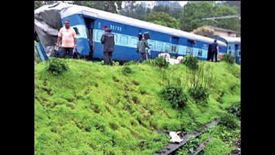 Coach of Madurai Express derails near Khandala