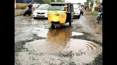 Road relaying works at Vyttila Junction far from over