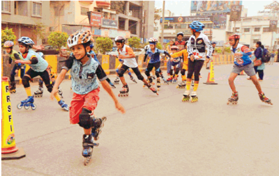 Roller relay skating competition held in Aurangabad